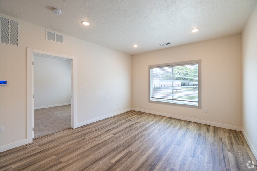More Photos Of 1720 Morningside Ave, Sioux City Apartments For Sale