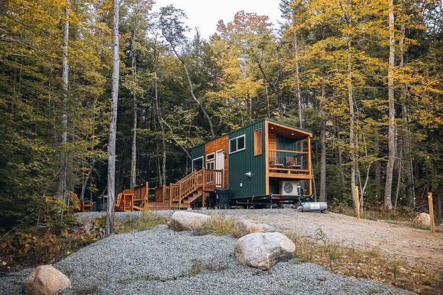 More Photos Of 650 Lost River Rd, North Woodstock Hotel For Sale