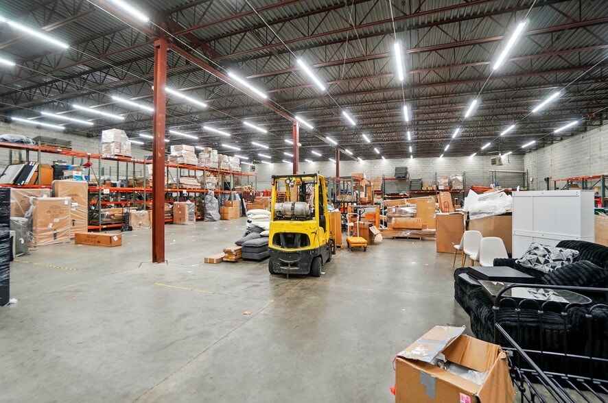 More Photos Of 50 Eswin St, Cincinnati Freestanding For Sale