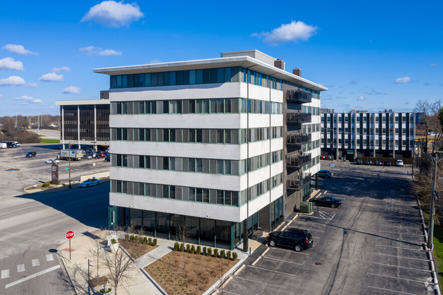 Primary Photo Of 5901 N Cicero Ave, Chicago Office For Lease