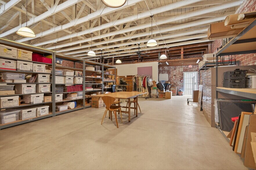 More Photos Of 141 Davis St, Santa Paula Storefront For Sale