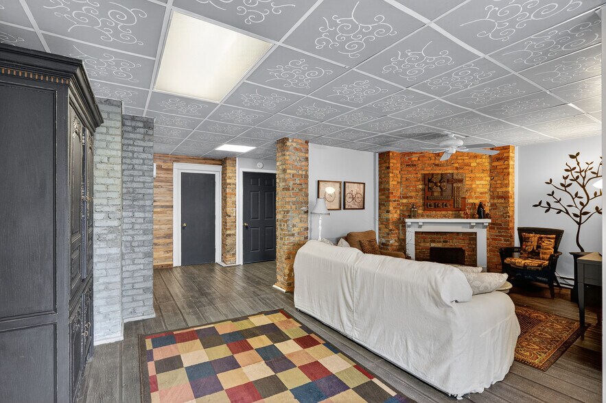 More Photos Of 178 S Caldwell St, Brevard Specialty For Sale