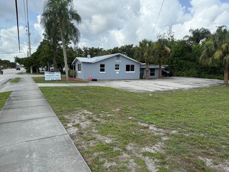 More Photos Of 1320 SE Palm Beach Rd, Stuart Medical For Sale