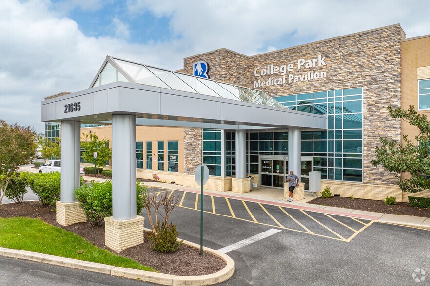 More Photos Of 21635 Biden Ave, Georgetown Medical For Lease