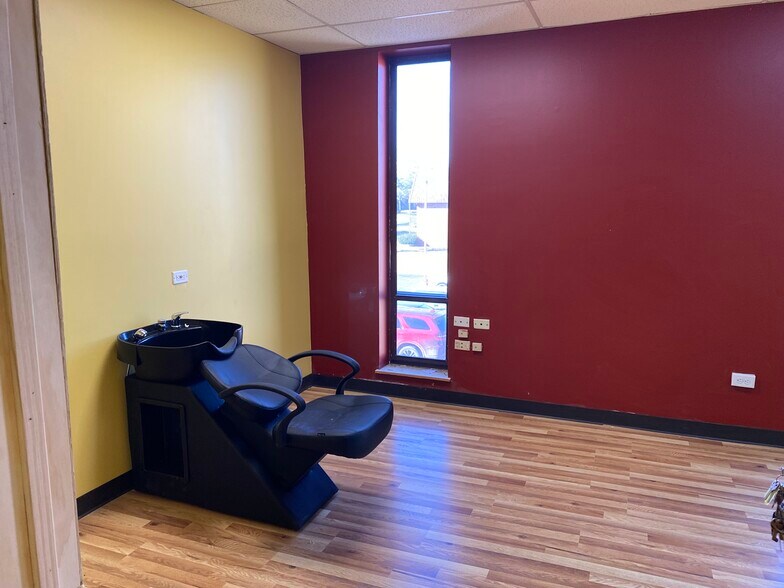 More Photos Of 18350 Kedzie Ave, Homewood Loft Creative Space For Lease
