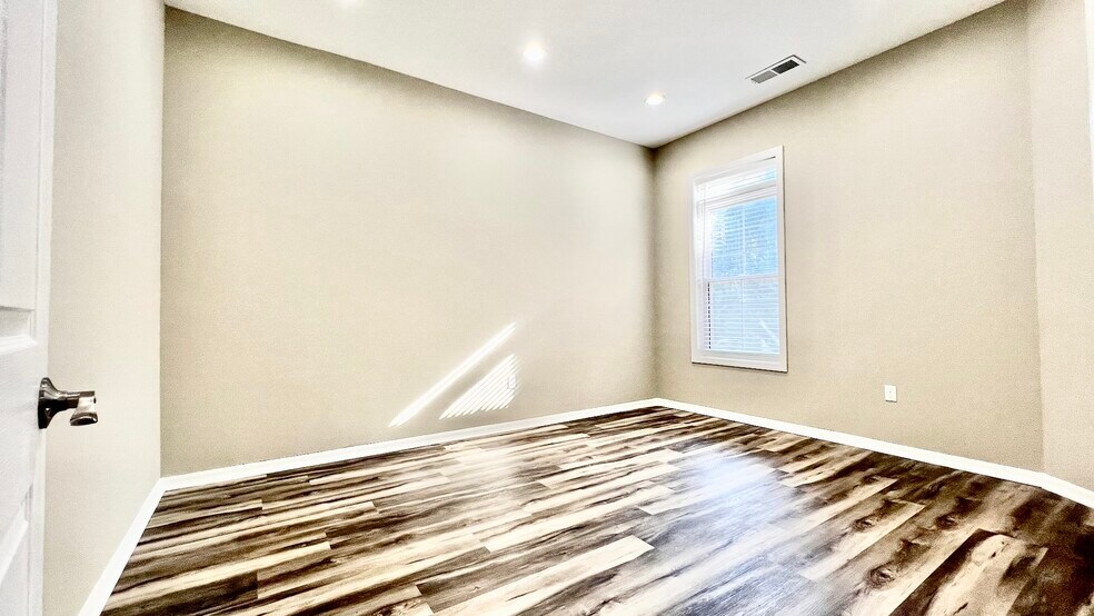 More Photos Of 11500 Atlantis Pl, Alpharetta Medical For Lease