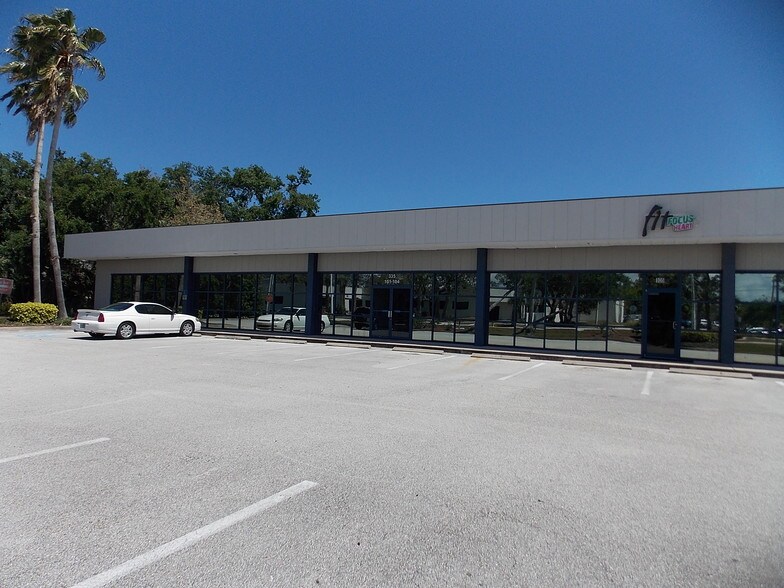 More Photos Of 335 Pineda Ct, Melbourne Unknown For Lease