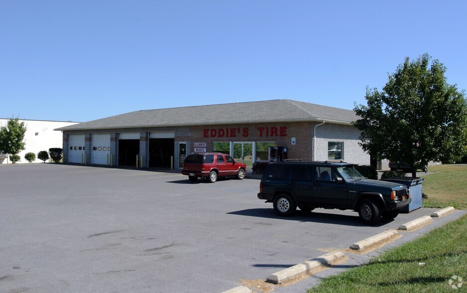 Primary Photo Of 1126 Diamond Dr, Hagerstown Auto Repair For Lease