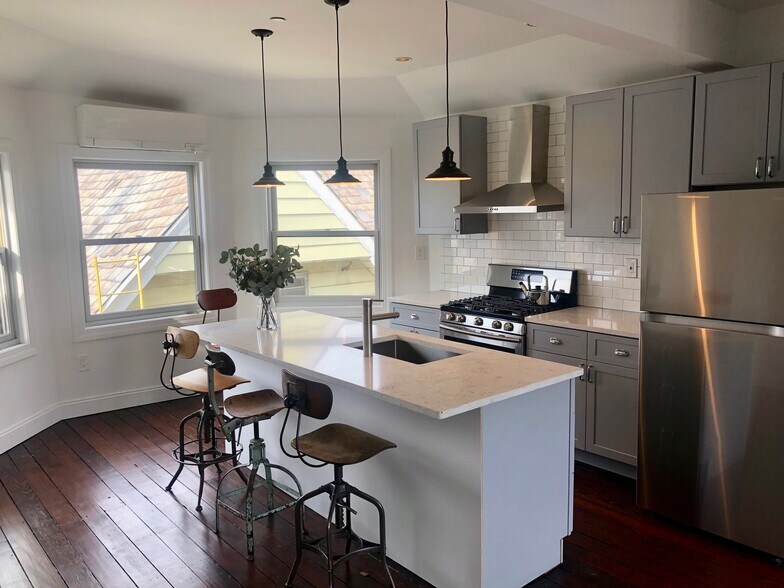 More Photos Of 2 Courtney Ave, Newburgh Apartments For Sale