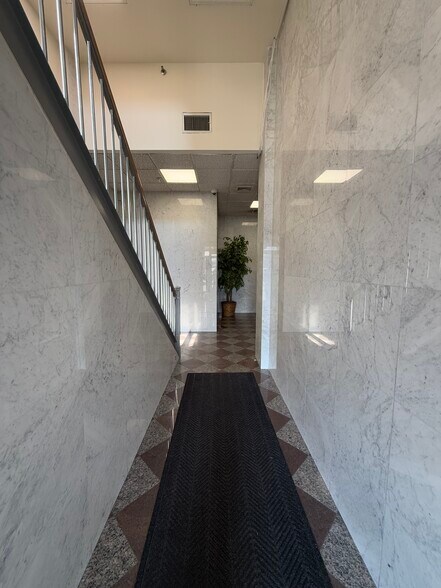 More Photos Of 187-189 Sunrise Hwy, Rockville Centre Office For Lease