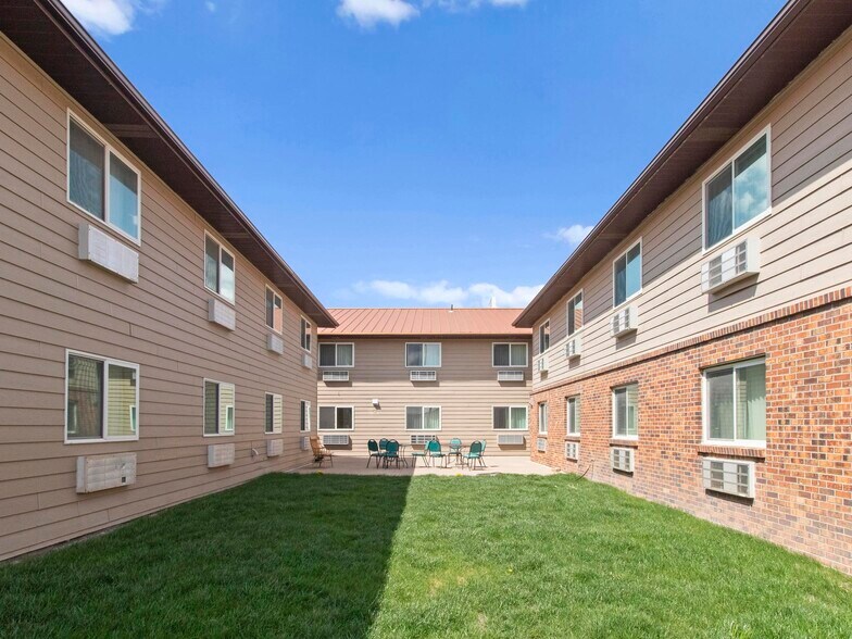 More Photos Of 500 E A St, Ogallala Hotel For Sale