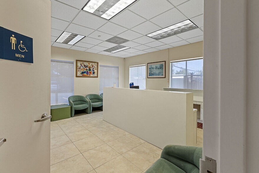 More Photos Of 100 E Commercial Blvd, Fort Lauderdale Storefront Retail Office For Lease