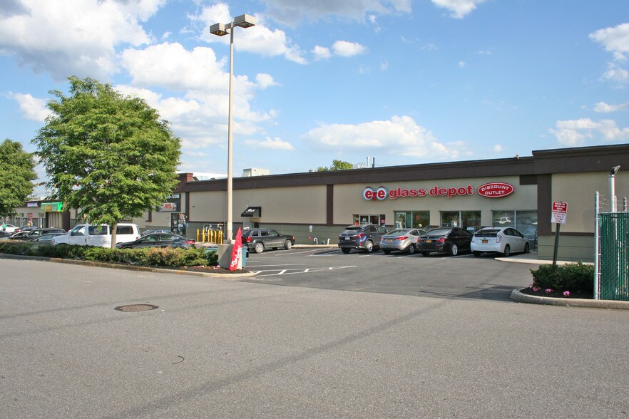 More Photos Of 2119 Broadhollow Rd, Farmingdale Storefront For Sale
