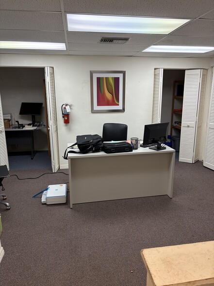 More Photos Of 12165 Metro Pky, Fort Myers Light Manufacturing For Sale