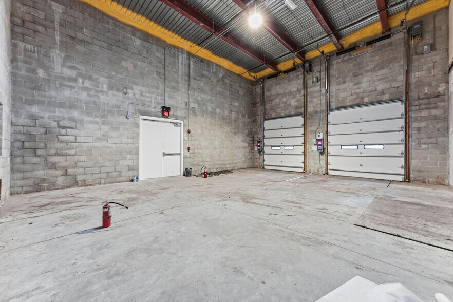 More Photos Of 2519 N McMullen Booth Rd, Clearwater Freestanding For Lease
