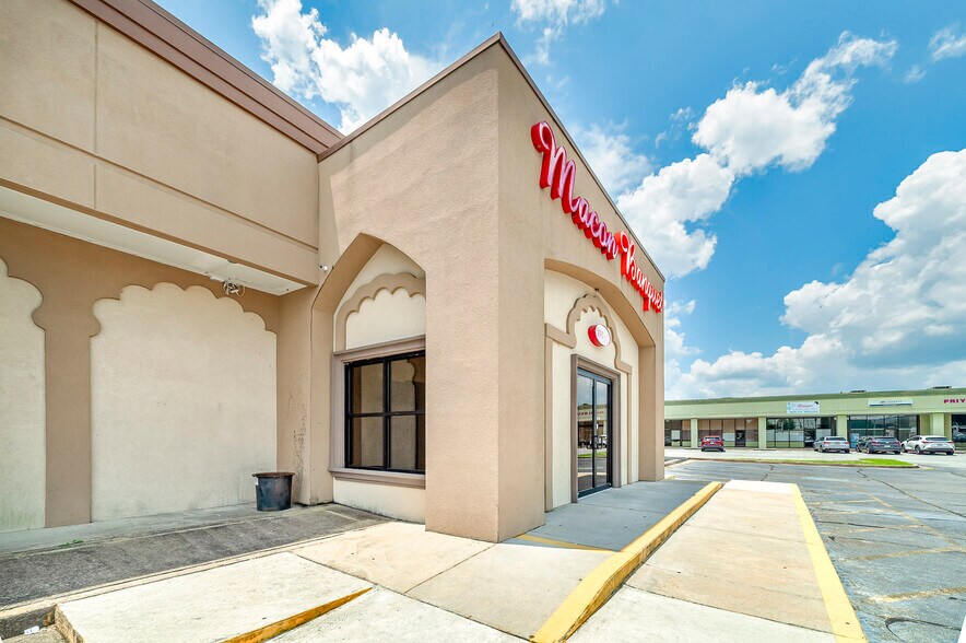More Photos Of 3720 Bloomfield Village Dr, Macon-Bibb Storefront For Sale