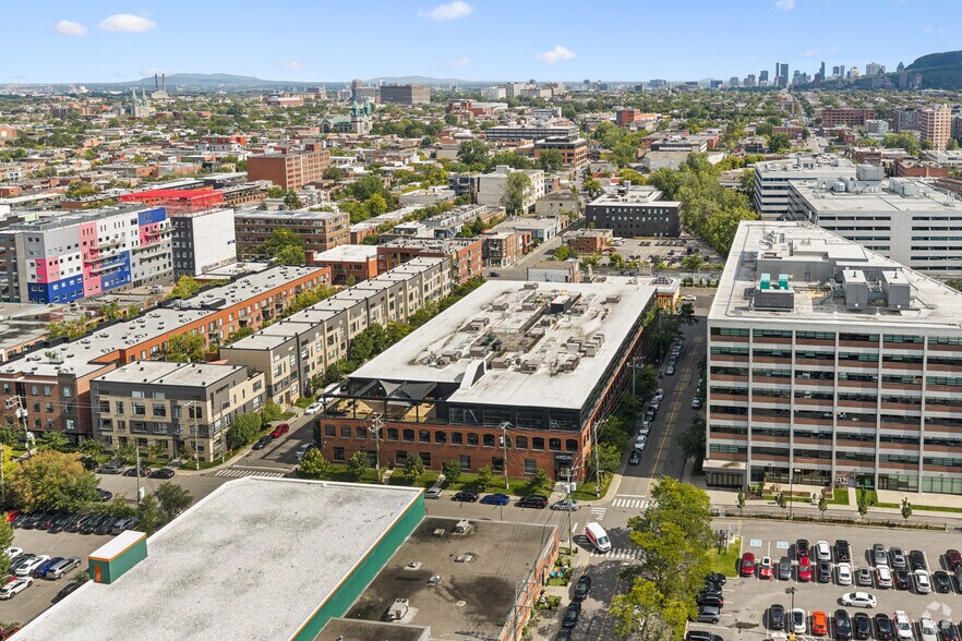 More Photos Of 7236-7262 Rue Marconi, Montréal Office For Lease
