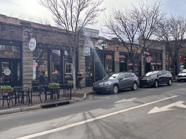 More Photos Of 15 E Aspen Ave, Flagstaff General Retail For Lease