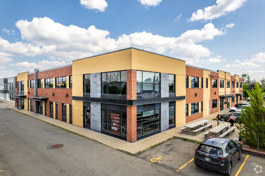 More Photos Of 4935-4995 Rue Ambroise-Lafortune, Boisbriand Flex For Sale