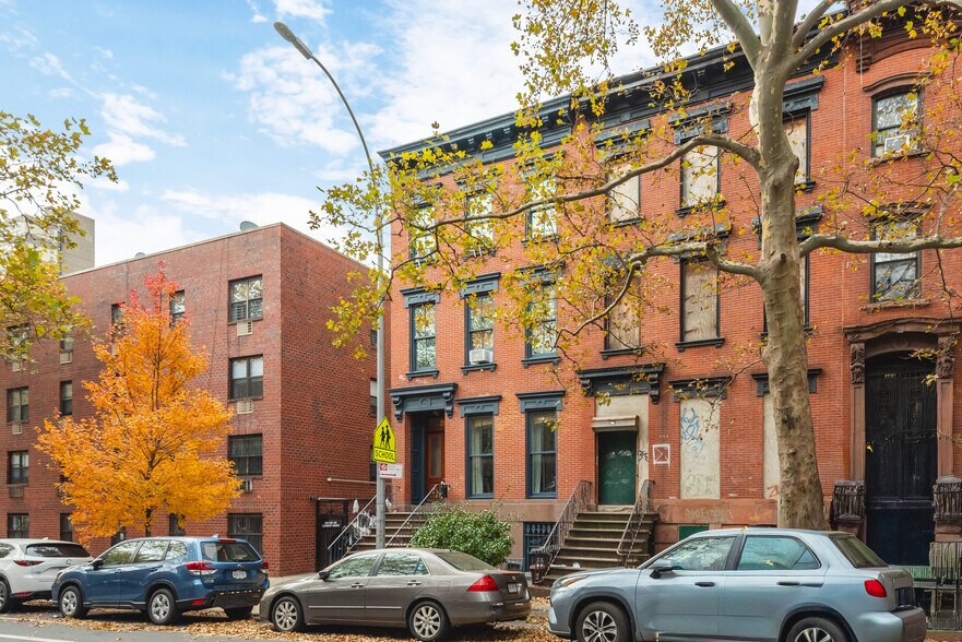 More Photos Of 434 Clermont Ave, Brooklyn Apartments For Sale