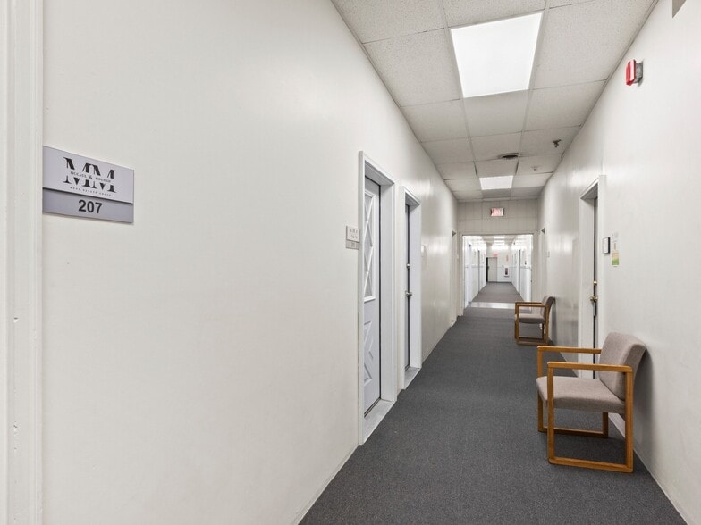 More Photos Of 416 Main St, Wakefield Office For Sale