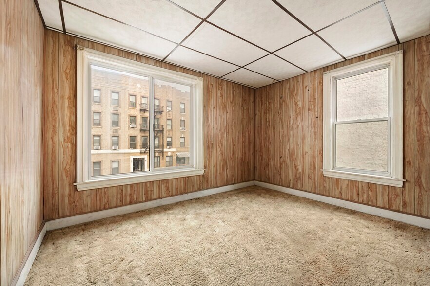 More Photos Of 250 Midwood St, Brooklyn Flex For Sale