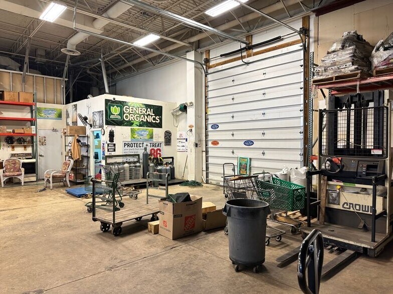 More Photos Of 5705 Chantry Dr, Columbus Freestanding For Sale