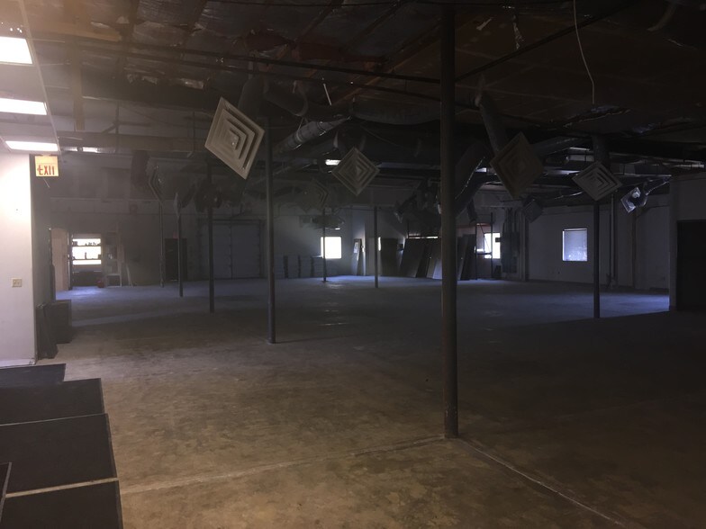 More Photos Of 30 Kinsey Rd, Xenia Light Distribution For Sale