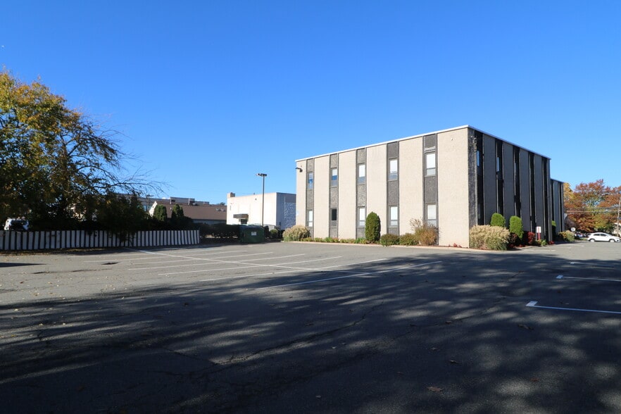 More Photos Of 881 Allwood Rd, Clifton Medical For Lease