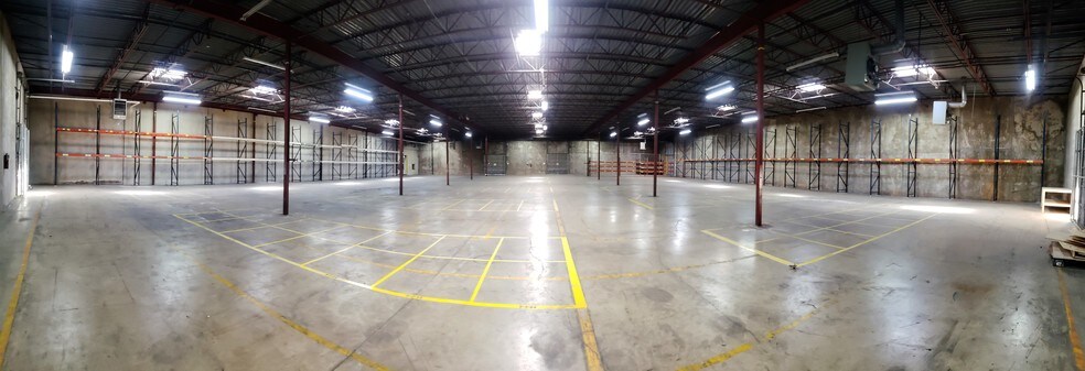 More Photos Of 4233 Janada St, Haltom City Warehouse For Lease