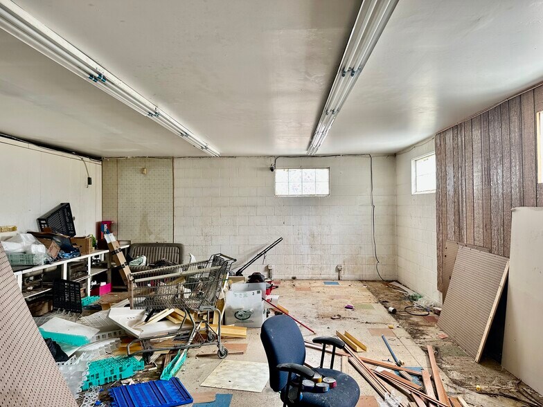 More Photos Of , Hazel Crest General Retail For Sale