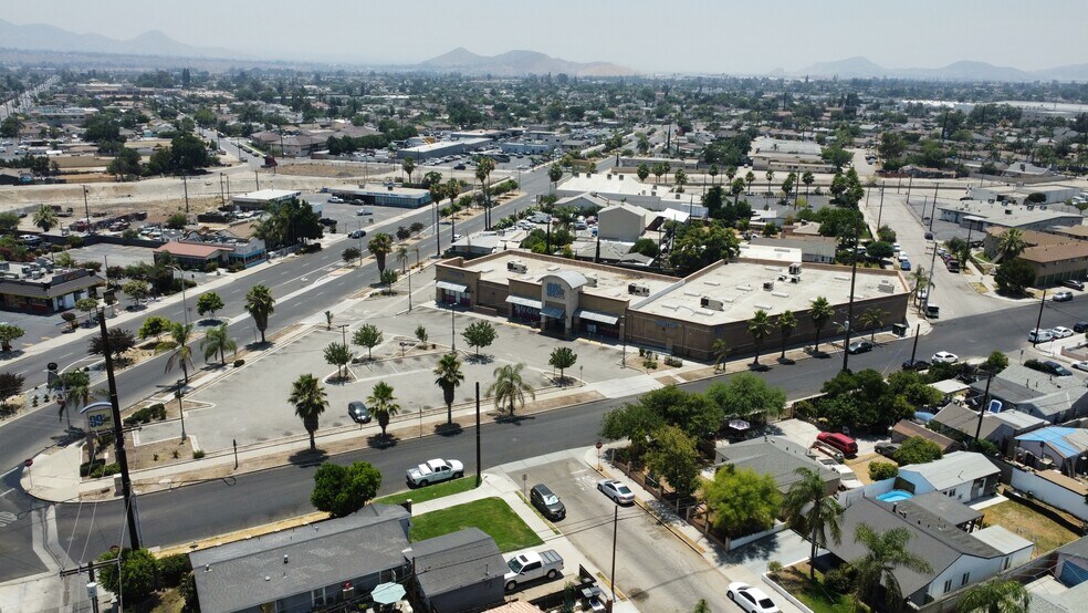 More Photos Of 1481 N La Cadena Dr, Colton Storefront For Sale