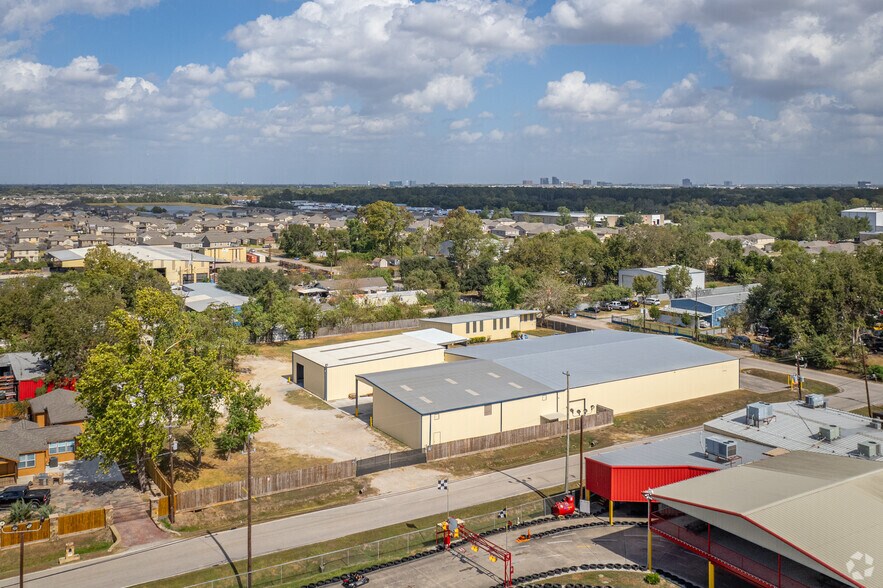 More Photos Of 11601 McKinley St, Houston Manufacturing For Sale