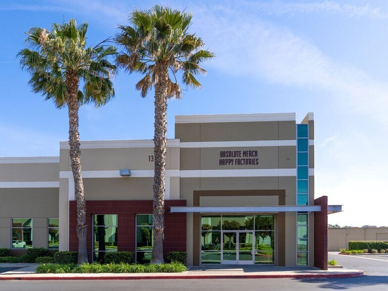 More Photos Of 1350-1358 S Ritchey St, Santa Ana Warehouse For Lease