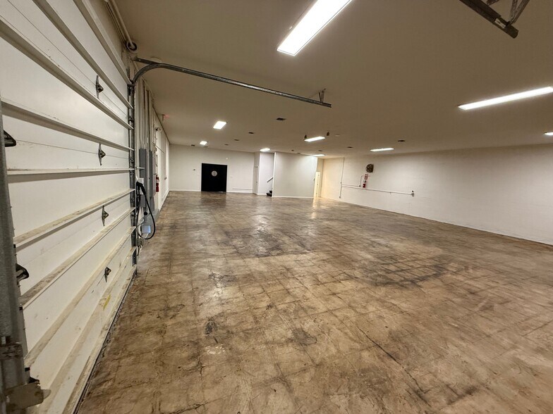 More Photos Of 107 E New Haven Ave, Melbourne General Retail For Sale