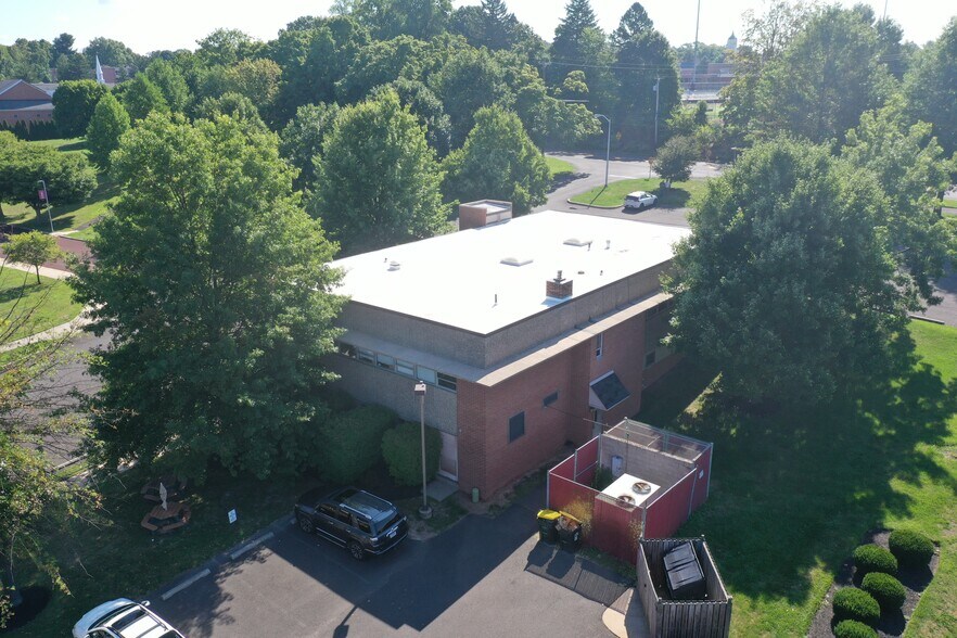More Photos Of 315 W State St, Doylestown Medical For Sale
