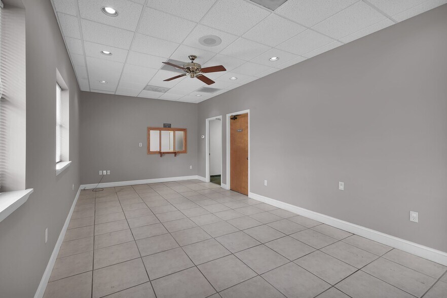 More Photos Of 3599 University Blvd S, Jacksonville Medical For Sale