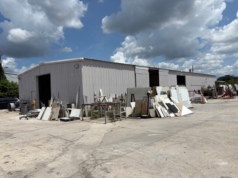More Photos Of 7806 N Orange Blossom Trl, Orlando Contractor Storage Yard For Sale