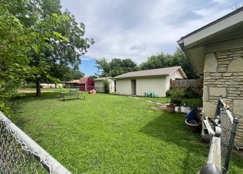 More Photos Of 1480 Gardenia Dr, New Braunfels Apartments For Sale