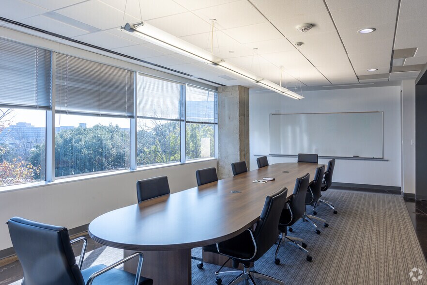 More Photos Of 10100 N Central Expy, Dallas Office For Lease