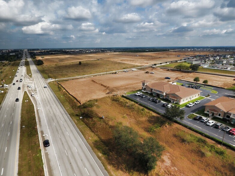 More Photos Of 2200 Forest Lake Dr, Davenport General Retail For Lease