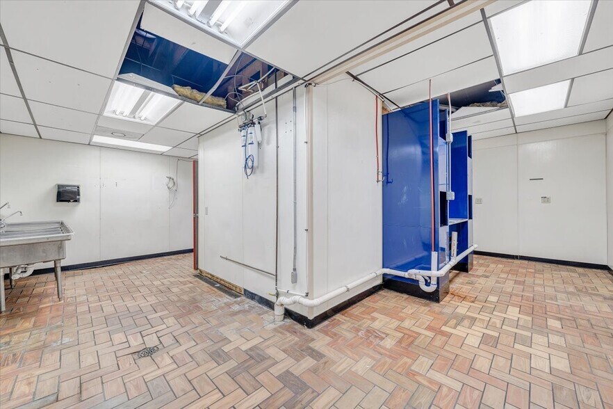 More Photos Of 1000 Electric Rd, Salem Convenience Store For Sale