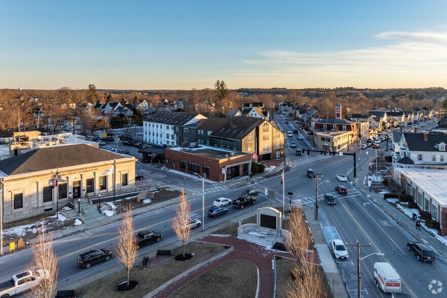 More Photos Of 256 Main St, Milford Bank For Lease
