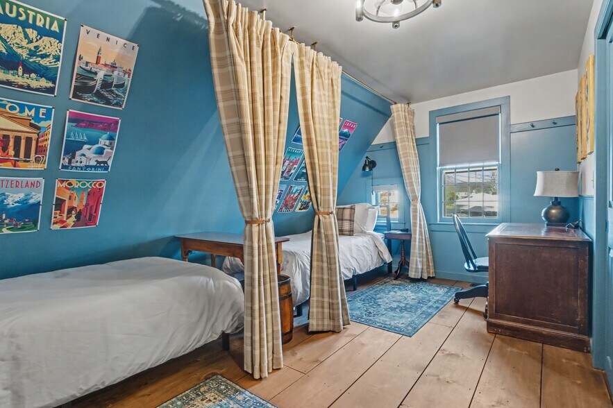 More Photos Of 11 Smith Ave, Niantic Office Residential For Sale