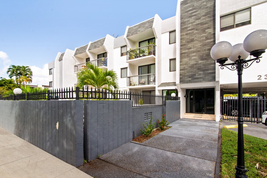 More Photos Of 2345 NE 135th St, Miami Apartments For Sale