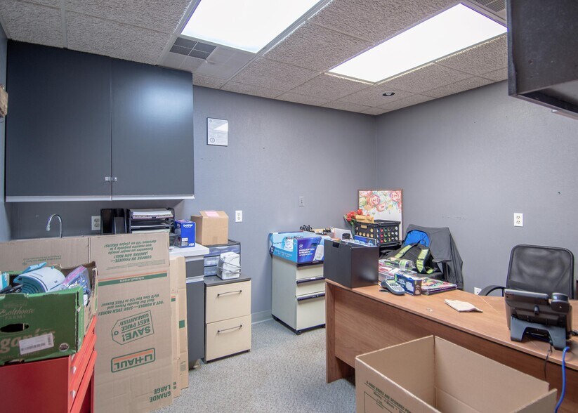 More Photos Of 750 Salem Dr, Owensboro Medical For Sale