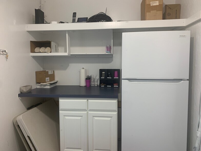 More Photos Of 22214 State Highway 71 W, Spicewood Storefront Retail Office For Lease