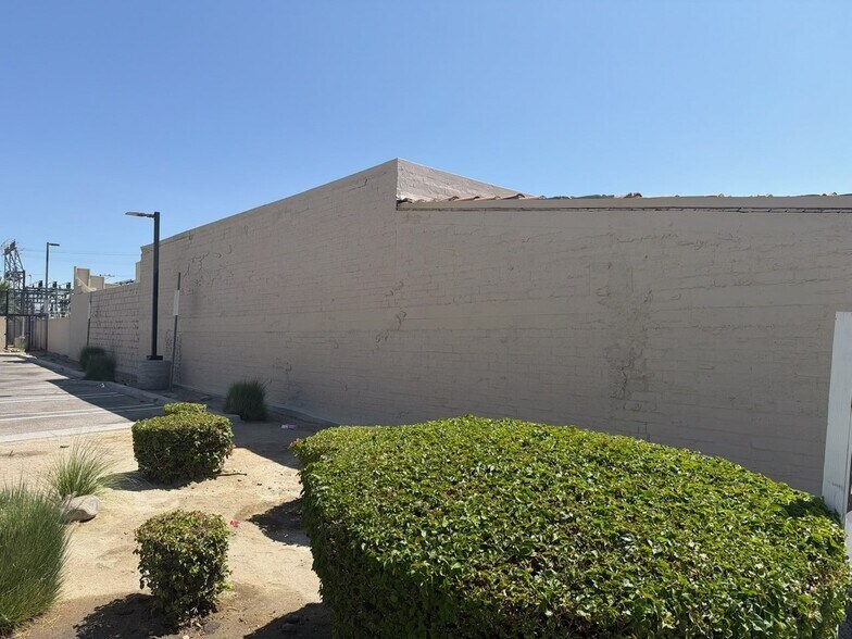 More Photos Of 396-400 E Sunny Dunes Rd, Palm Springs Warehouse For Lease