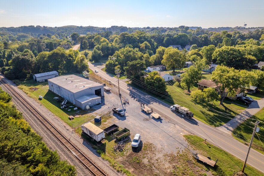More Photos Of 2237 Big Springs Rd, Maryville Warehouse For Sale