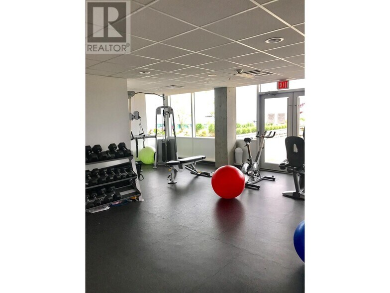 More Photos Of 550 W Broadway, Vancouver Office For Sale